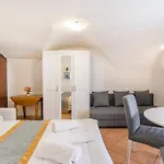 Vatican Little Suite